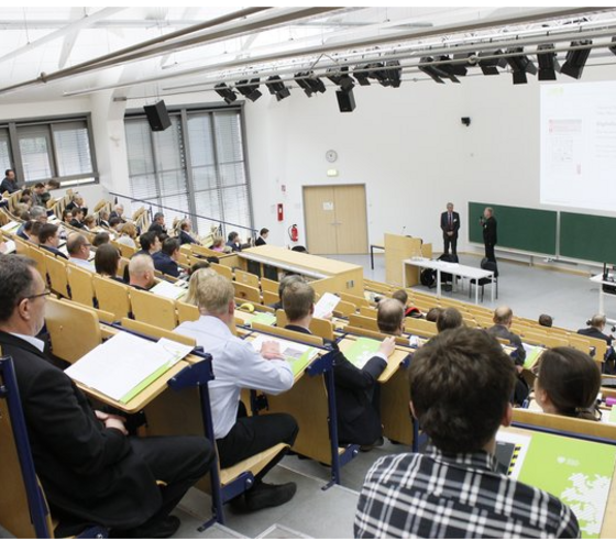 Im Hörsaal Campus Freudenberg